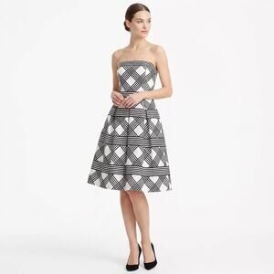 White House Black Market Strapless Fit & Flare Cocktail Dress Size 6 Black White